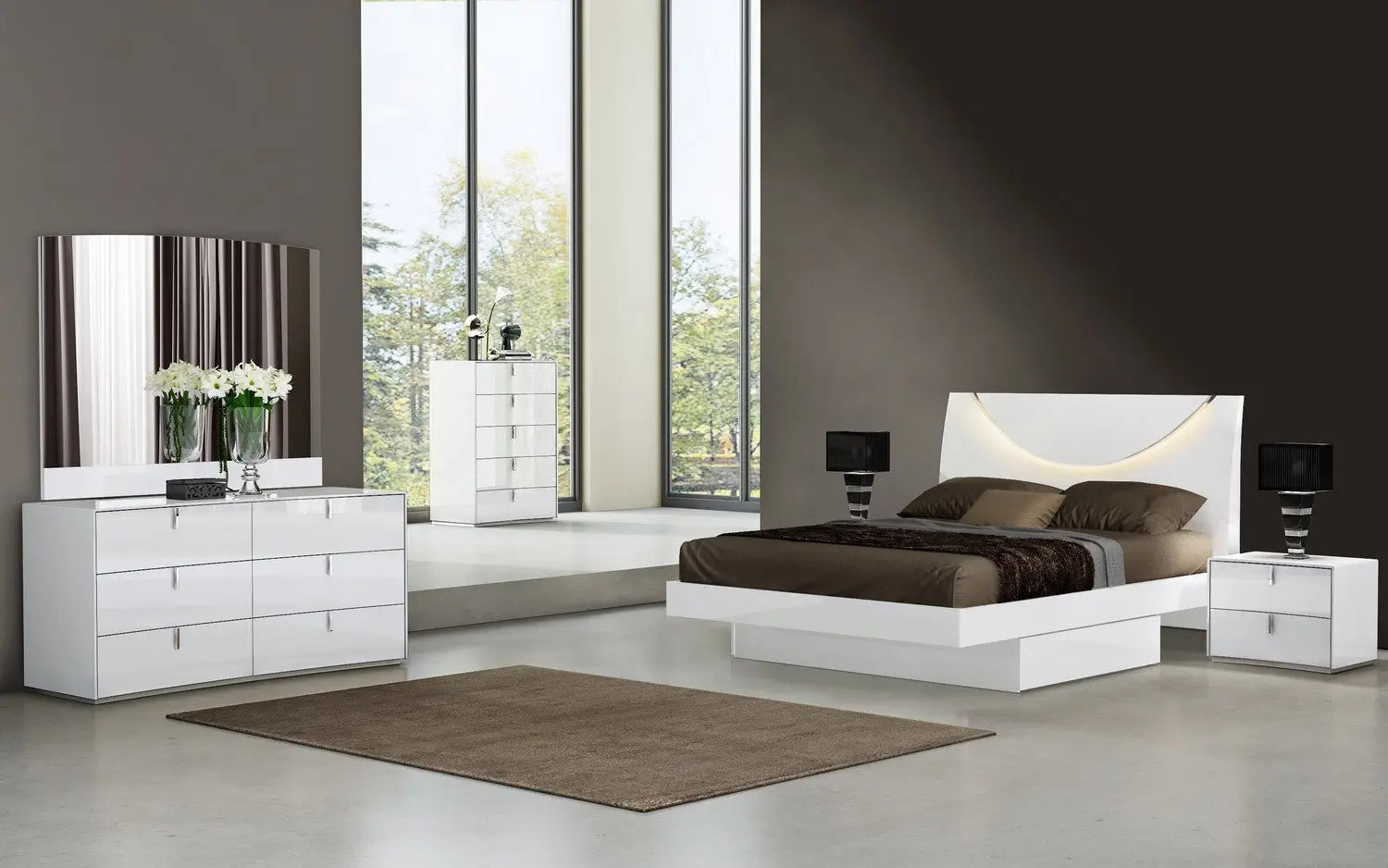 Four Piece White Solid and Manufactured Wood Bedroom Set With Mirror Homeroots Bed & Bath