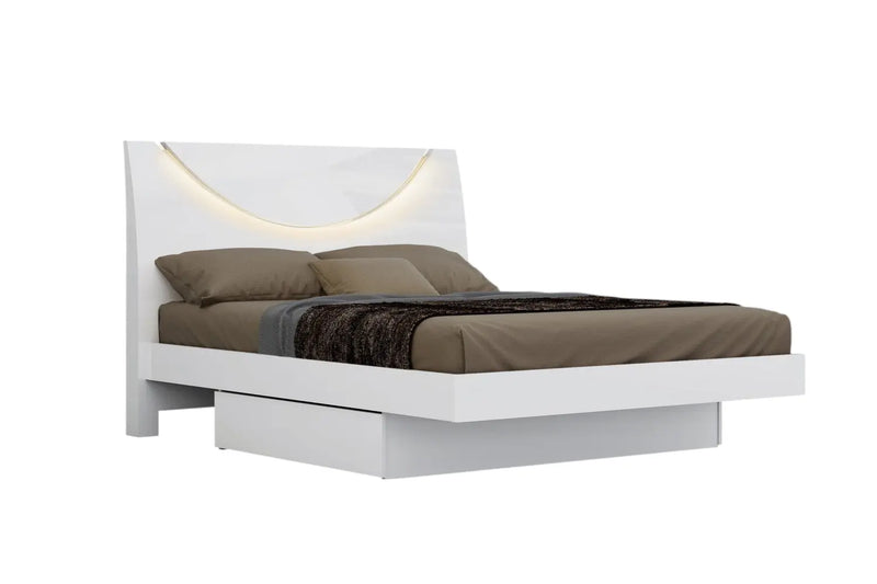 Four Piece White Solid and Manufactured Wood Bedroom Set With Mirror Homeroots Bed & Bath