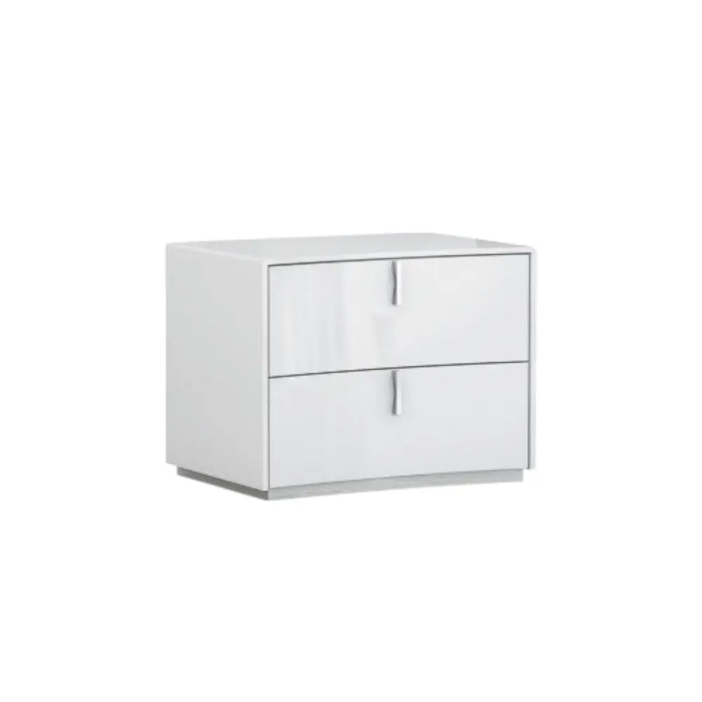 Four Piece White Solid and Manufactured Wood Bedroom Set With Mirror Homeroots Bed & Bath