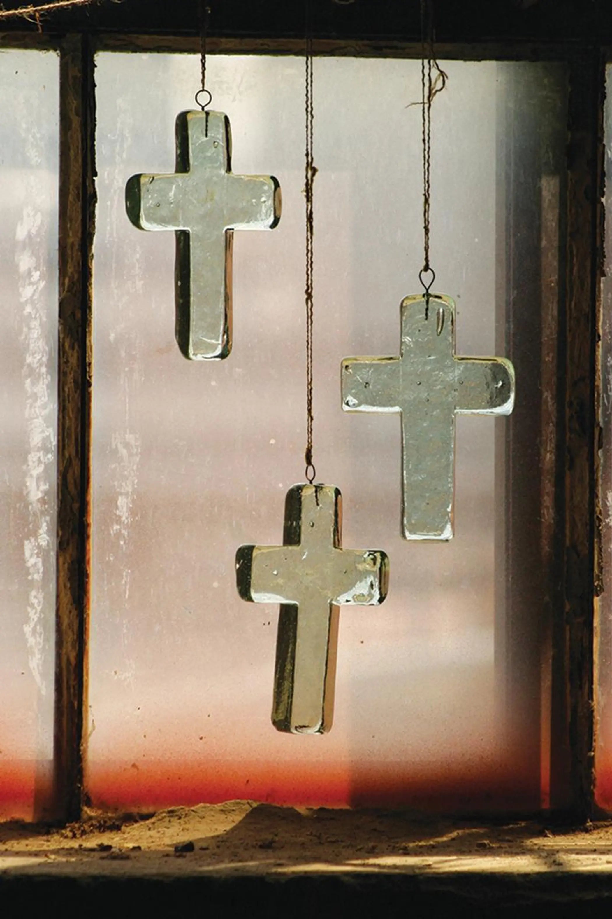 GLASS CROSS SUN CATCHER ORNAMENT Kalalou