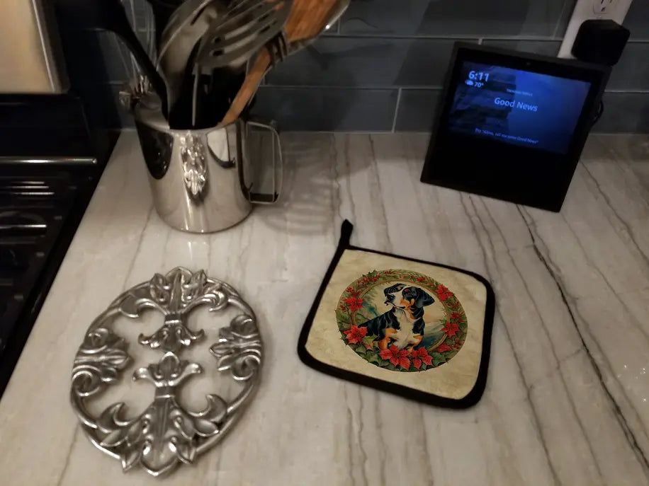 Giant Schnauzer Christmas Flowers Pair of Pot Holders Caroline's Treasures
