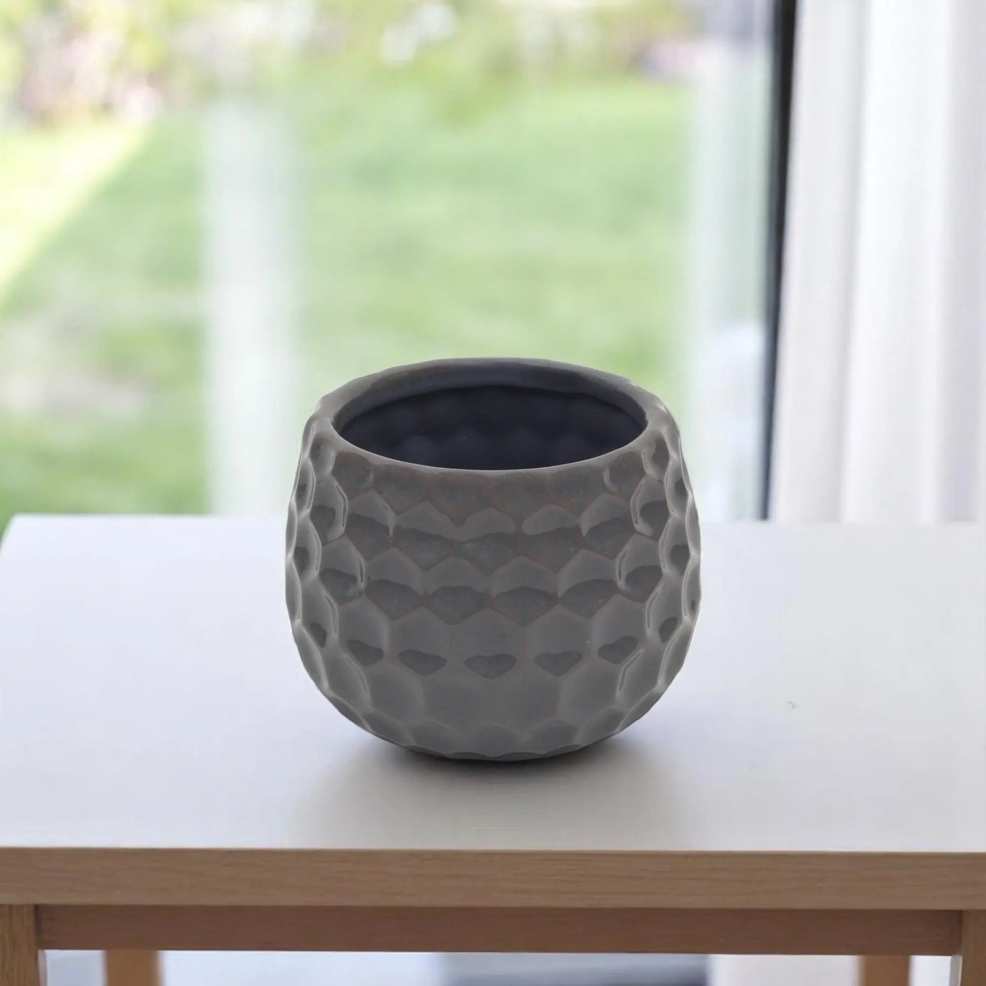 Gray Ceramic 17 Ounce Round Distressed Pot Planter GreatEagleInc
