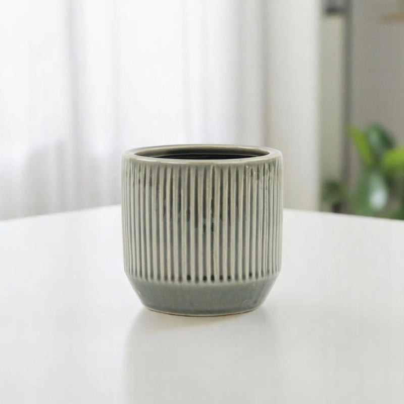 Gray Ceramic 17 Ounce Striped Round Distressed Pot Planter GreatEagleInc