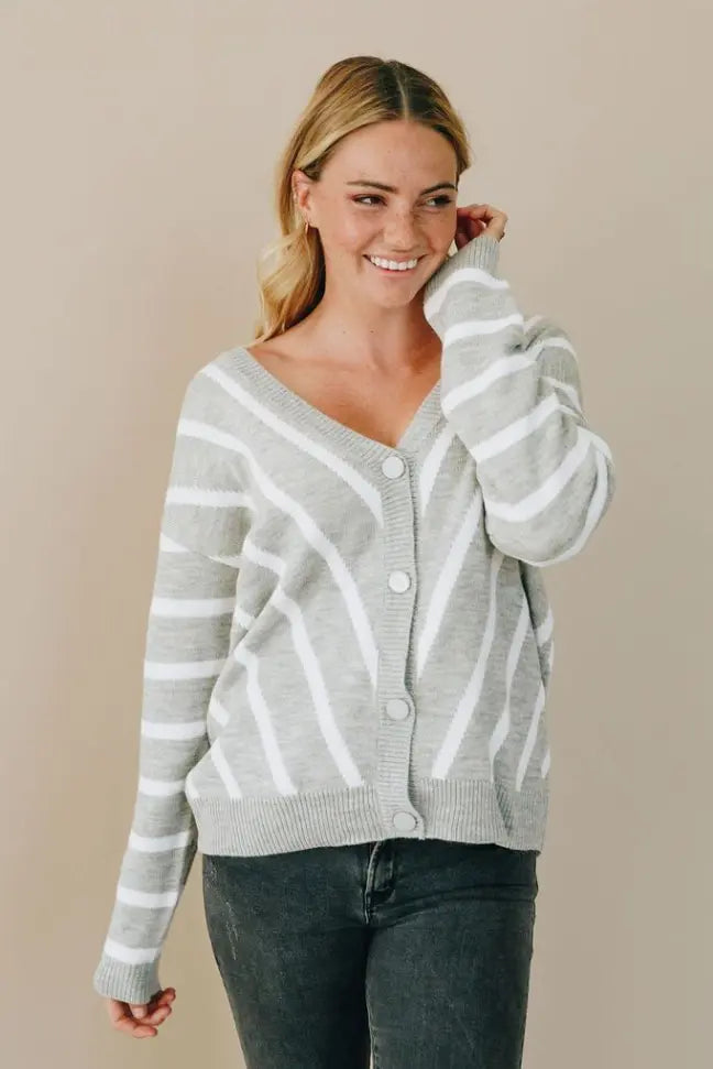 Hannah Button Up Cardi Sweater Stay Warm in Style