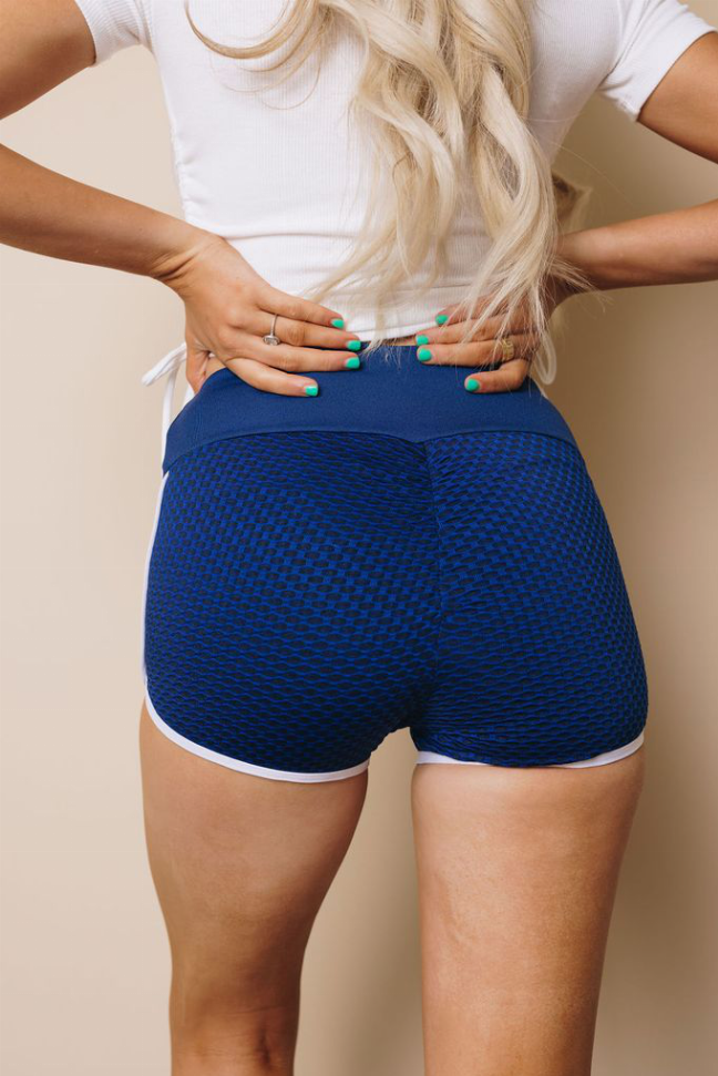 Honeycomb Yoga Shorts Stay Warm in Style