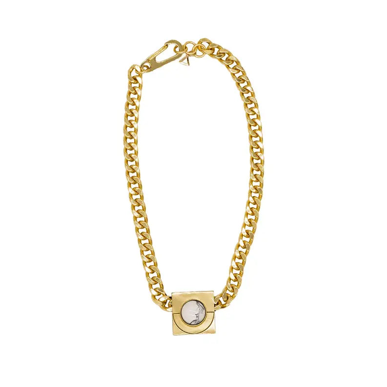 Iconic Moon Necklace in Gold DIPHDA