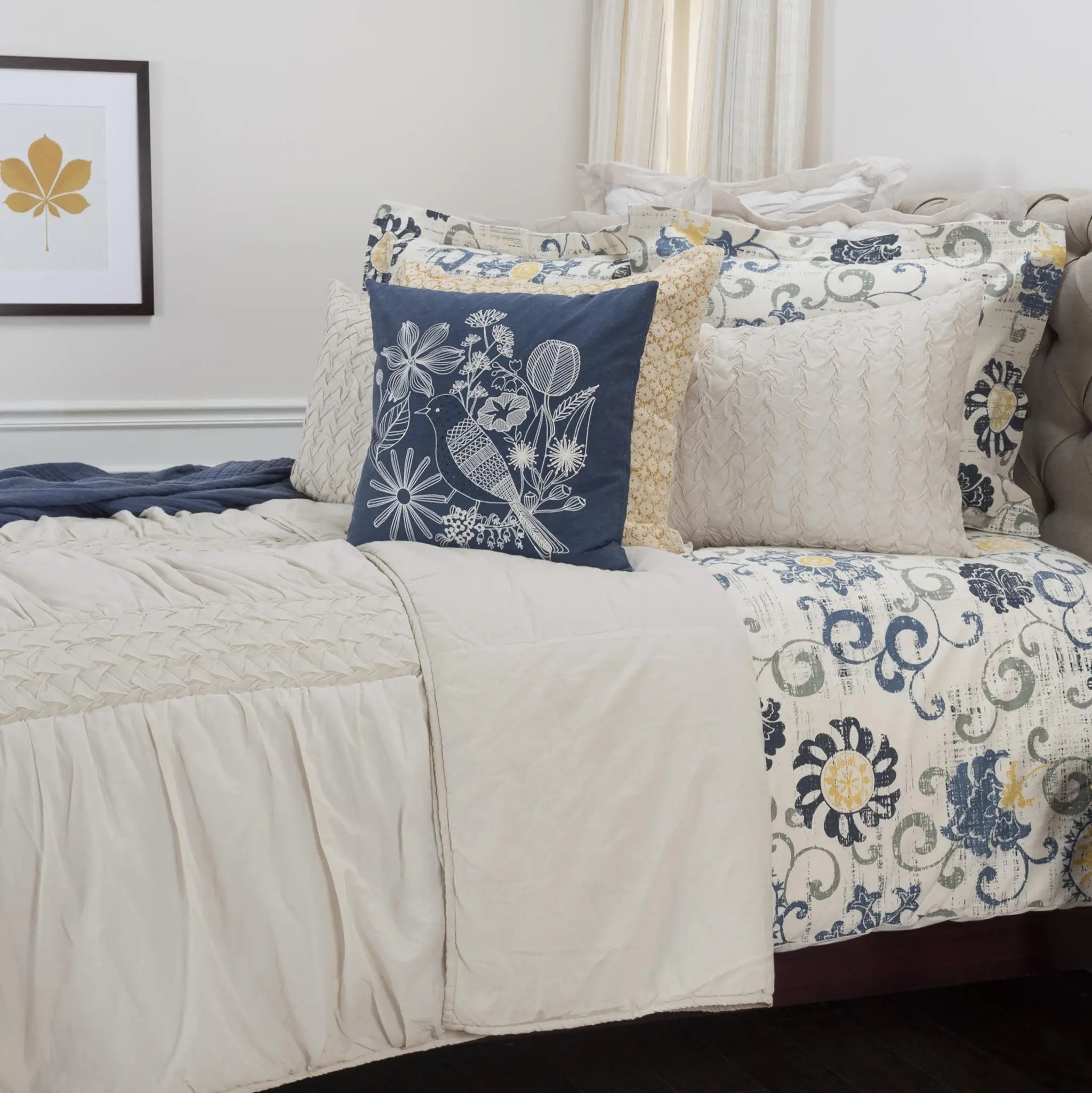 Ivory Geometric Quilt - GreatEagleInc