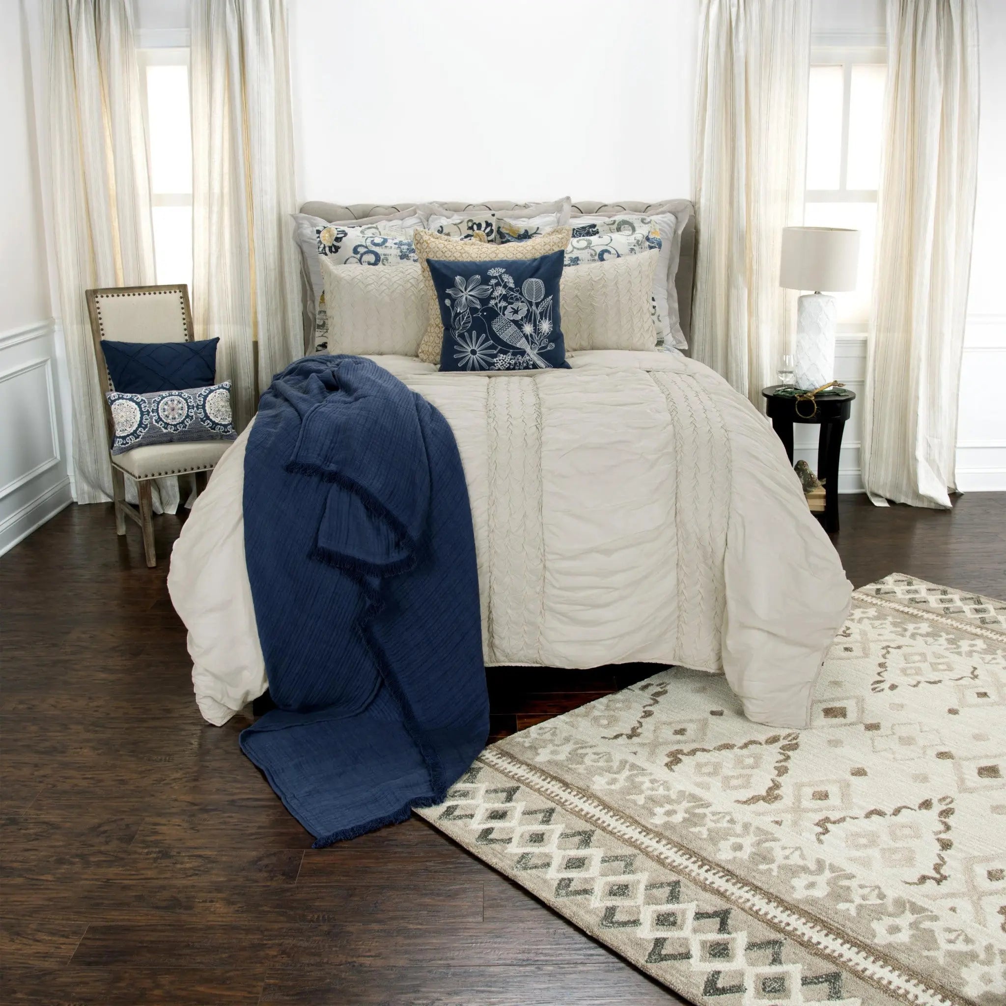 Ivory Geometric Quilt - GreatEagleInc