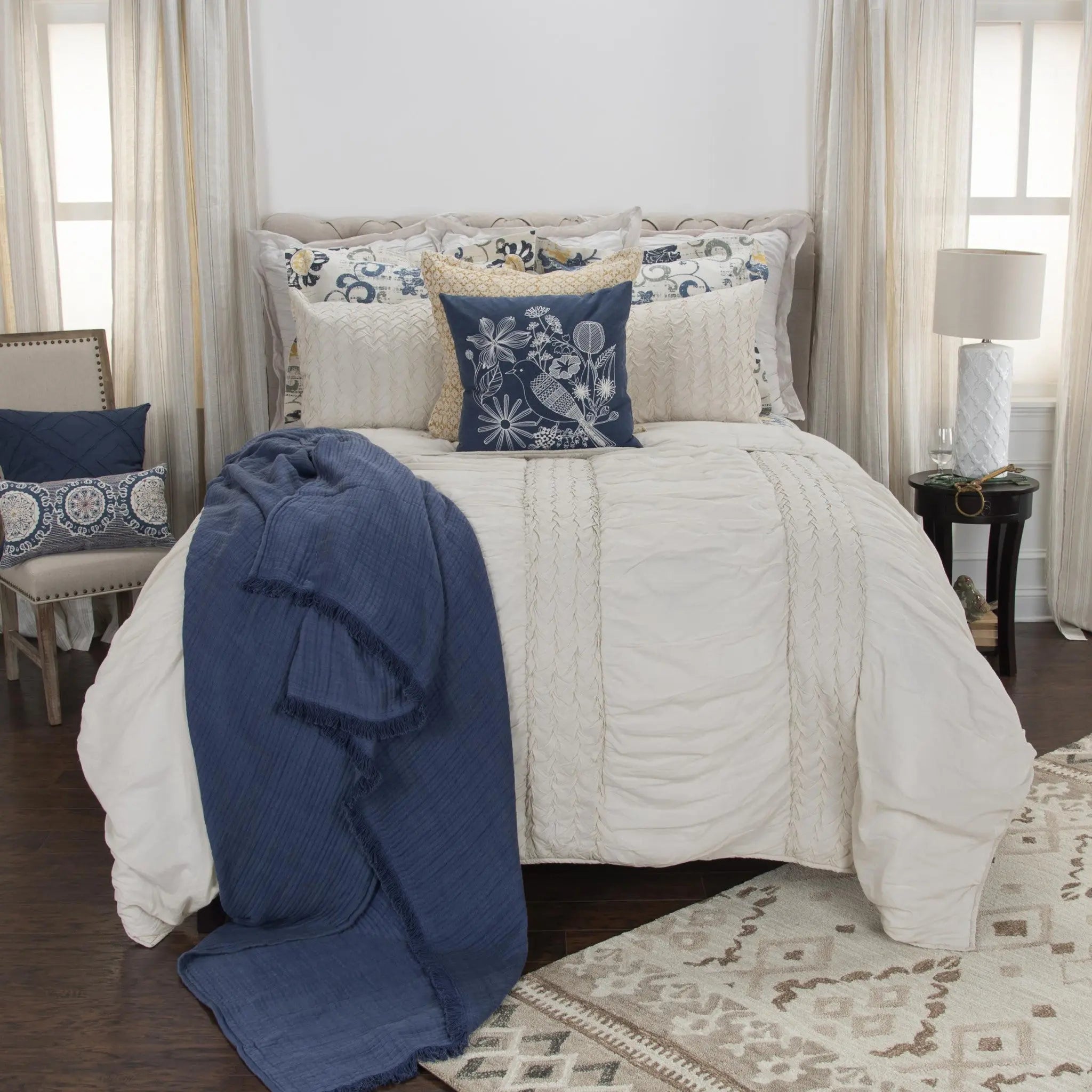 Ivory Geometric Quilt - GreatEagleInc