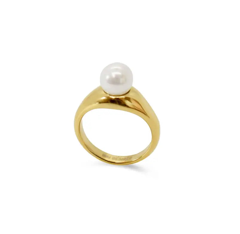 JUNE GOLD PEARL RING Mai Desiree