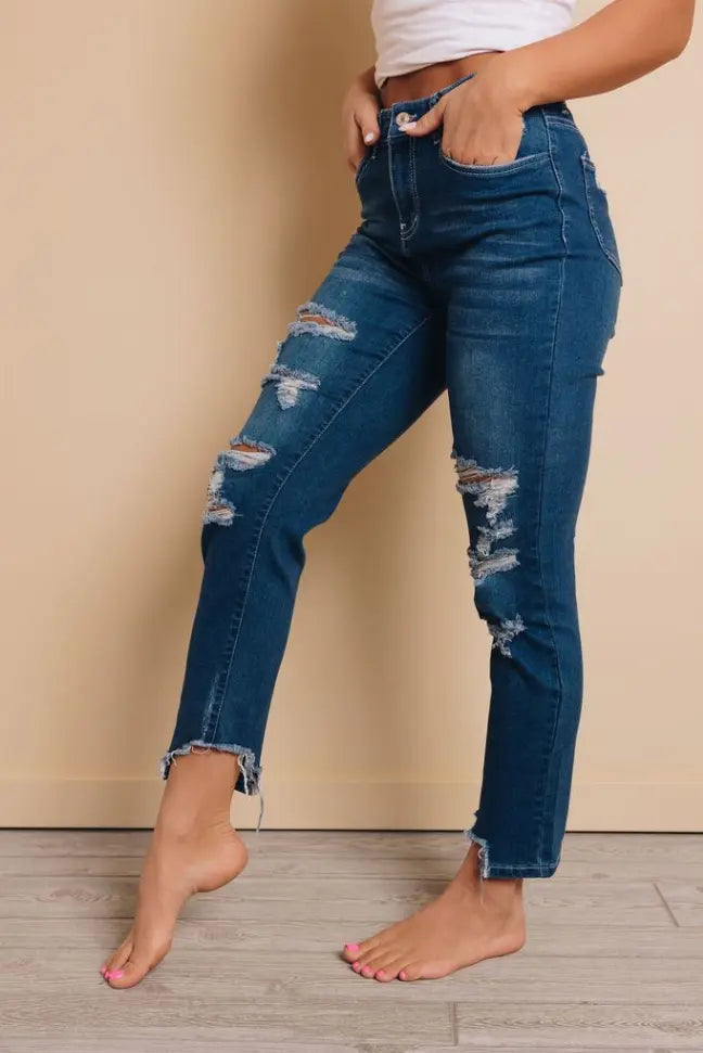 Jona High Waist Ripped Jeans Stay Warm in Style