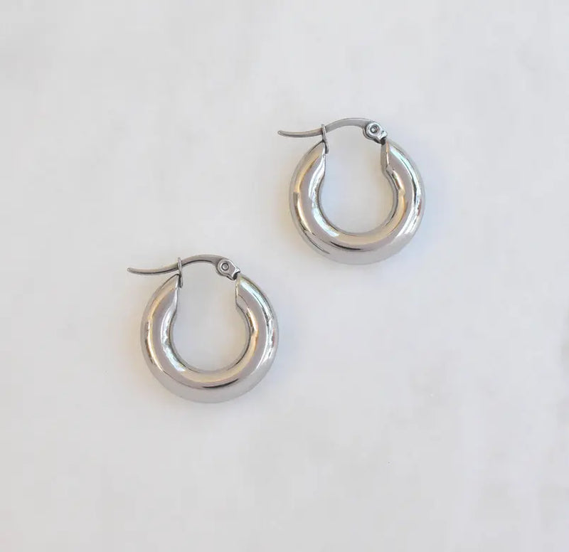 LUCY SMALL SILVER CHUNKY HOOP EARRINGS Mai Desiree