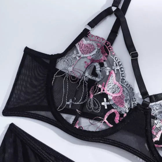 La Belle Fantastique Lace lingerie (3 Piece Set) La Belle Fantastique