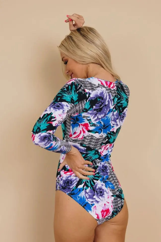 La'ie Printed Rashguard Swimsuit Stay Warm in Style