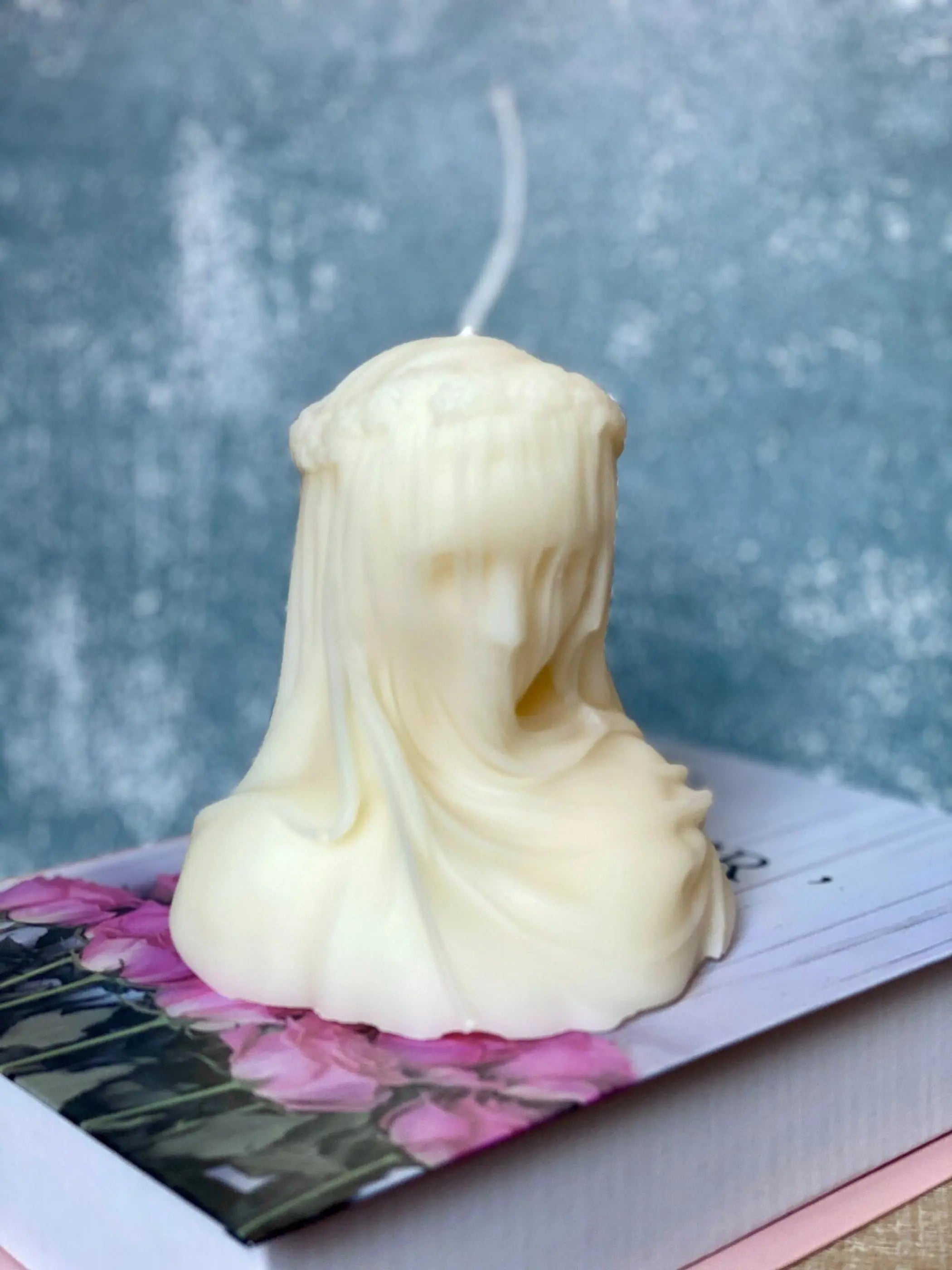 Large Veiled Lady AmberLane