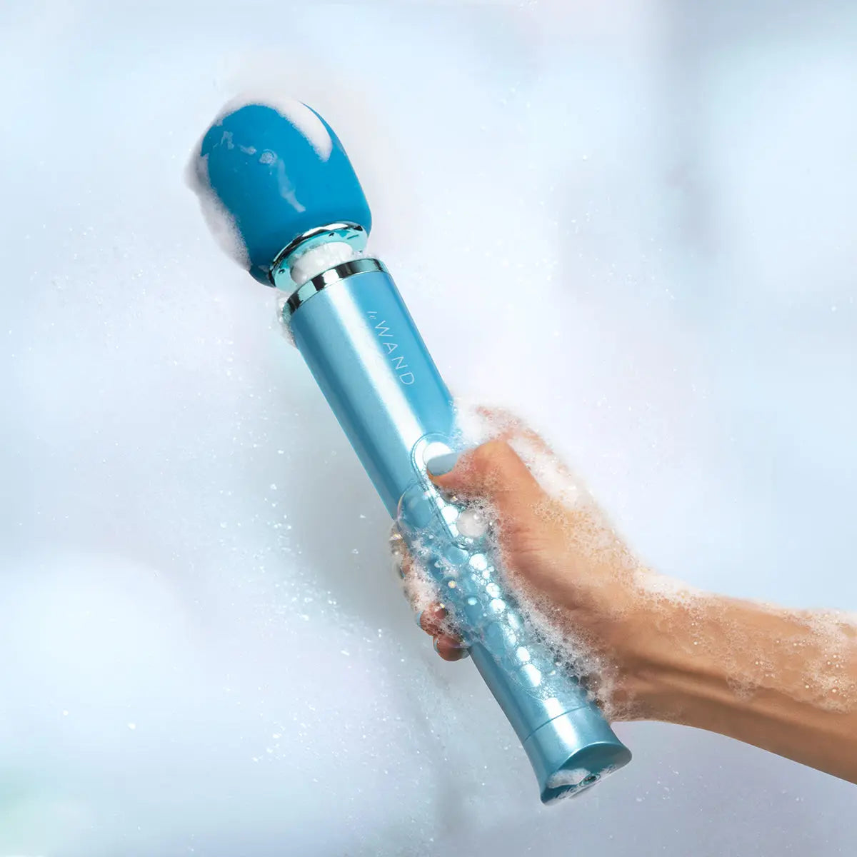 Le Wand Dive Submersible Massager Le Wand