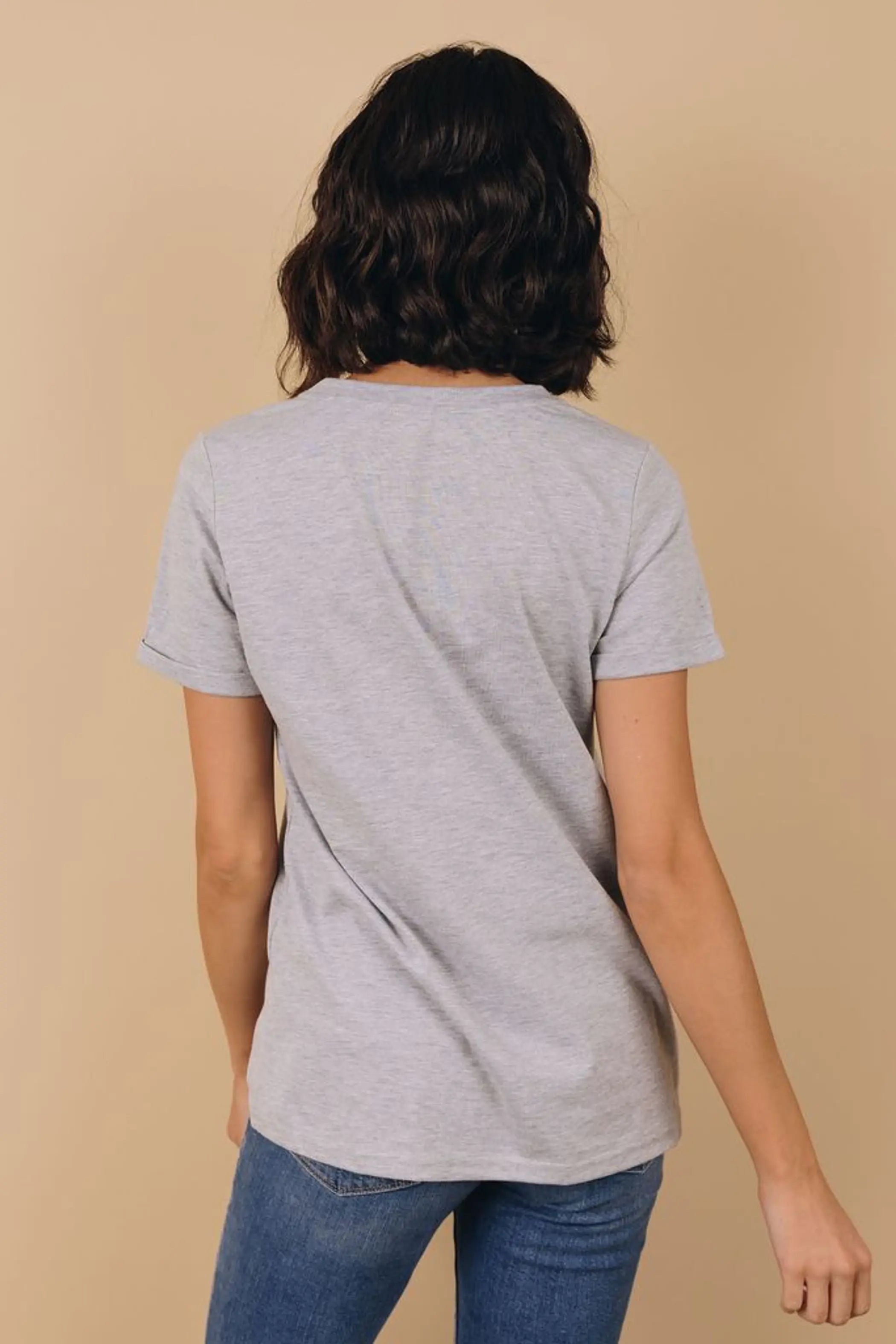 Leopard Printed Mom Tee Stay Warm in Style