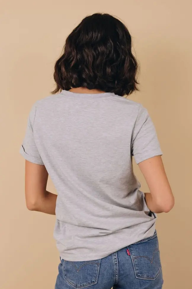 Leopard Printed Mom Tee Stay Warm in Style
