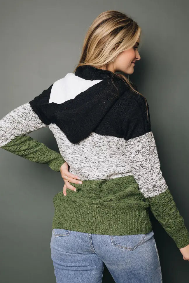 Light Hearted Hooded Color Block Cardi Stay Warm in Style