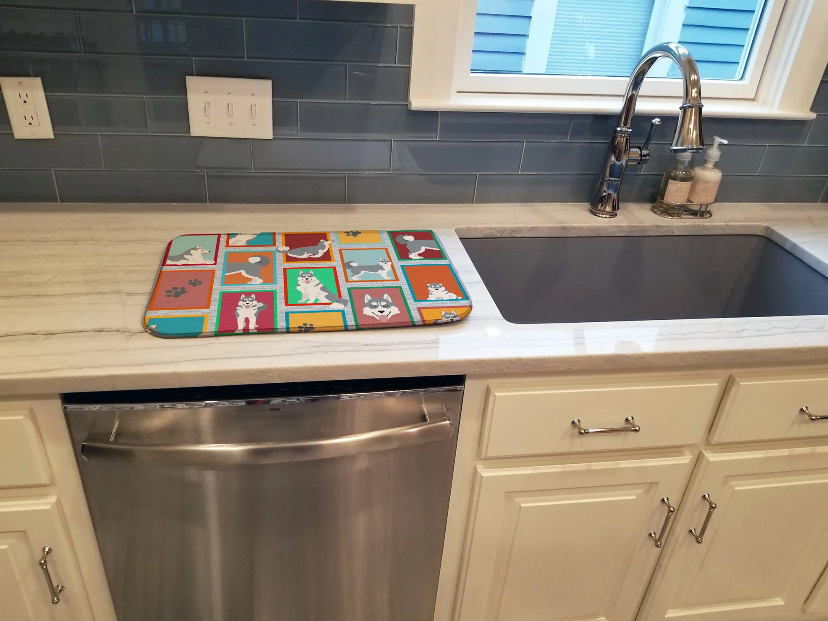 Lots of Grey Siberian Husky Dish Drying Mat Caroline's Treasures