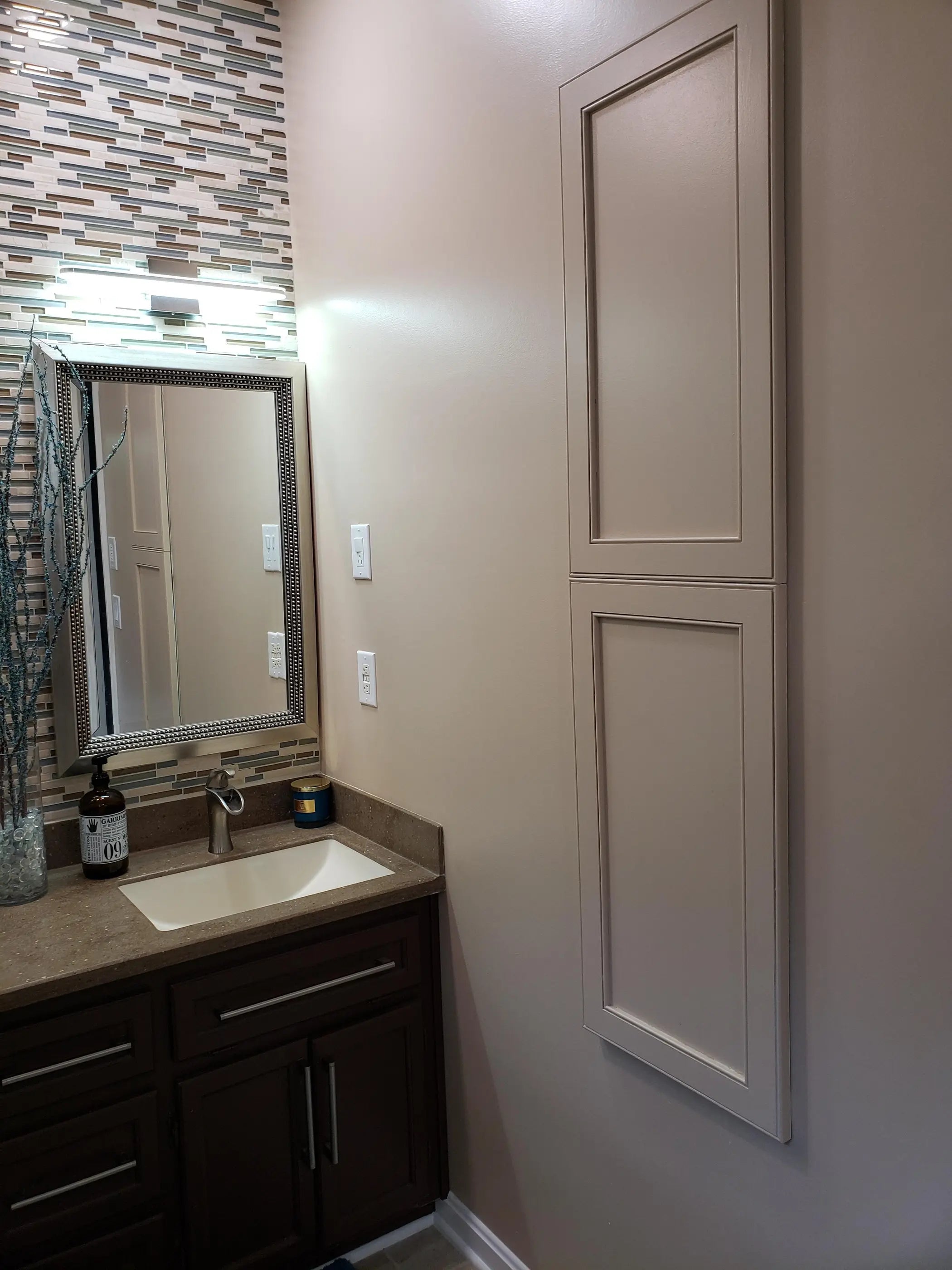 Luna Recessed Medicine Cabinet WG Wood Products, LLC