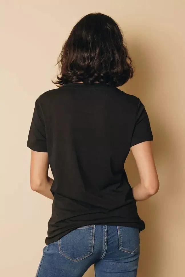 Make A Wish Dandelion Tee Stay Warm in Style