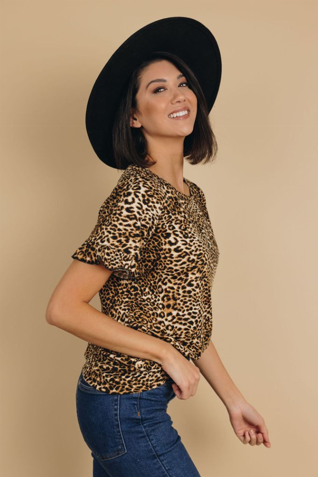 Mama Leopard Tee Stay Warm in Style