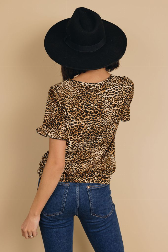 Mama Leopard Tee Stay Warm in Style