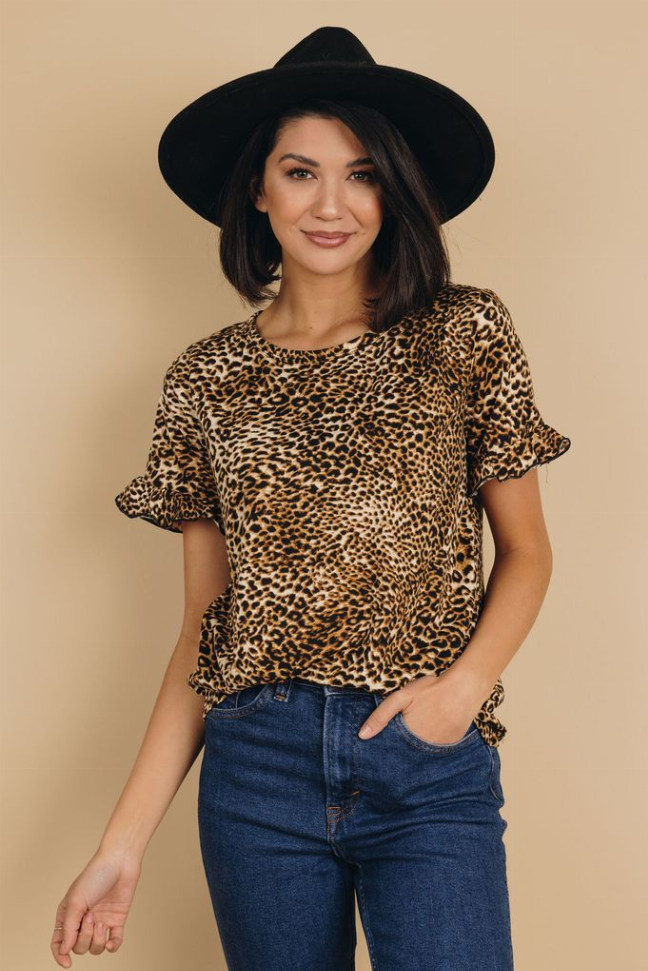 Mama Leopard Tee Stay Warm in Style