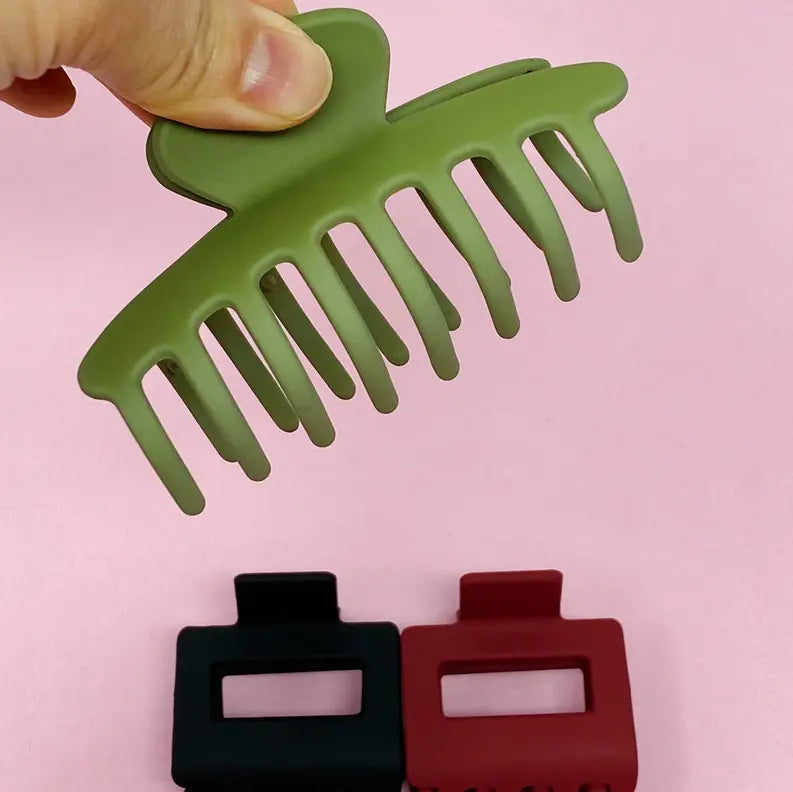 Matte Muted Hair Claw Ellison+Young