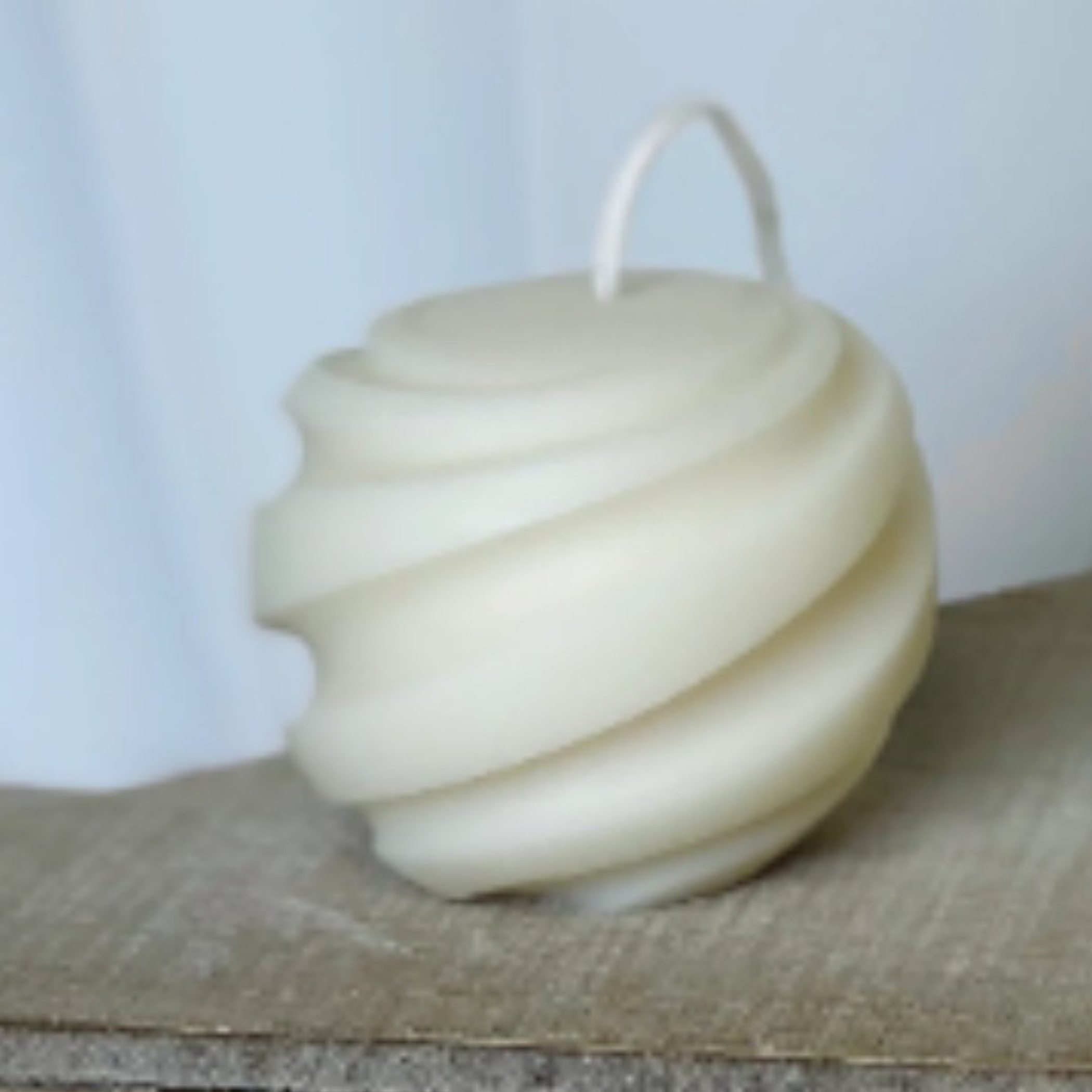 Minimalist Swirl Candle AmberLane