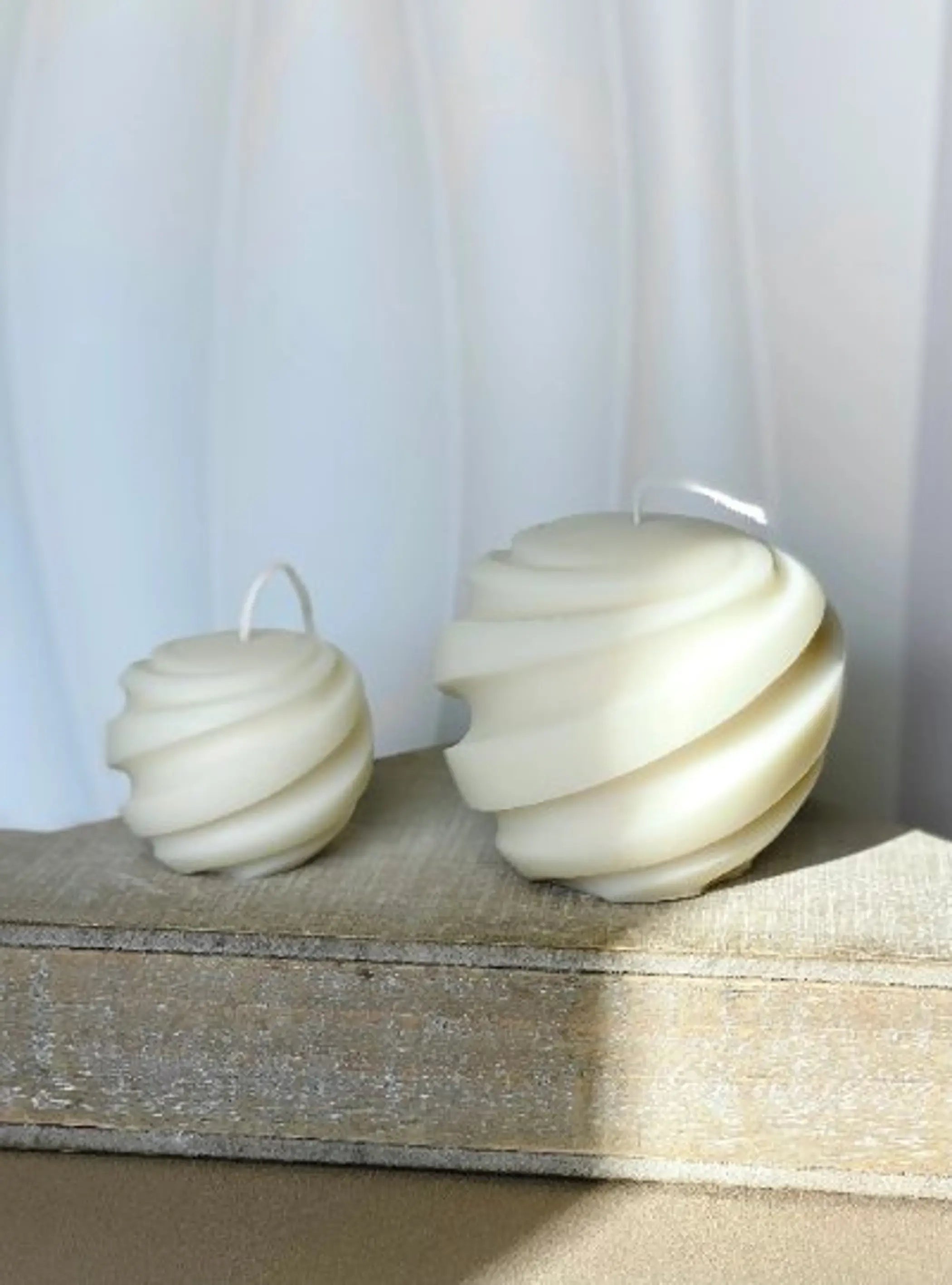 Minimalist Swirl Candle AmberLane