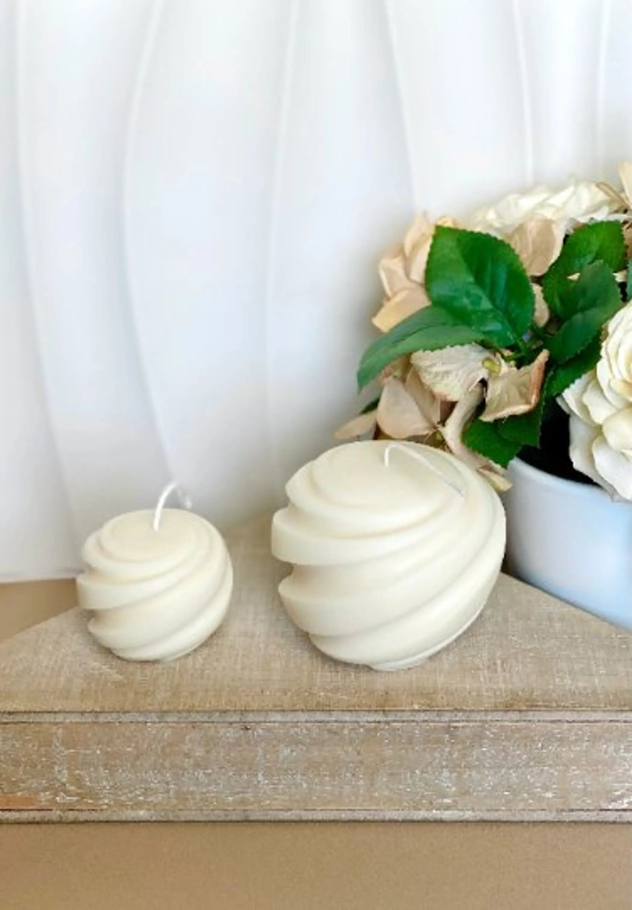 Minimalist Swirl Candle AmberLane