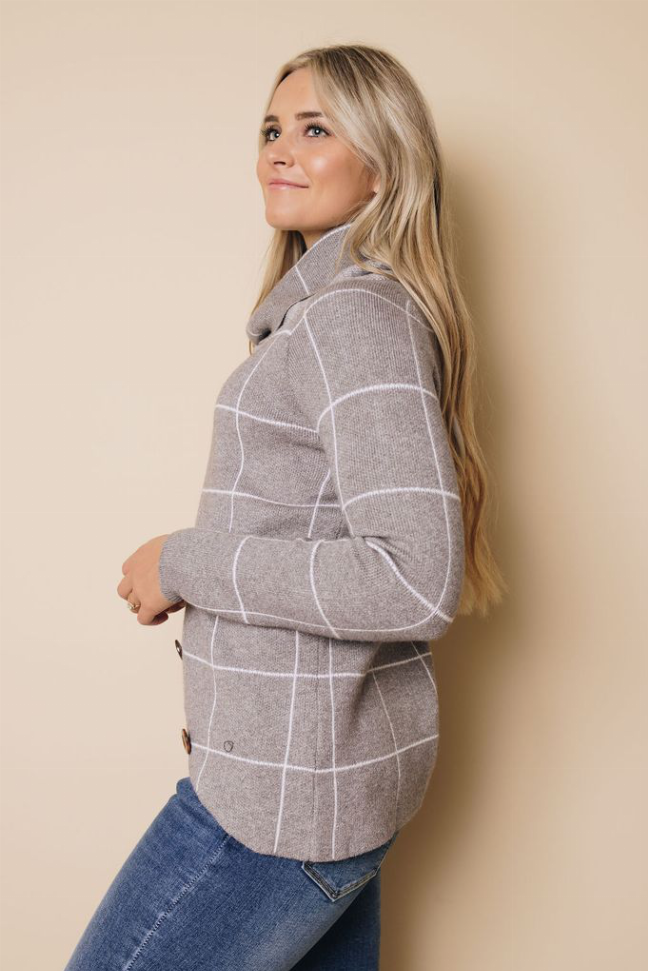 Mix It Up Plaid Turtleneck Stay Warm in Style