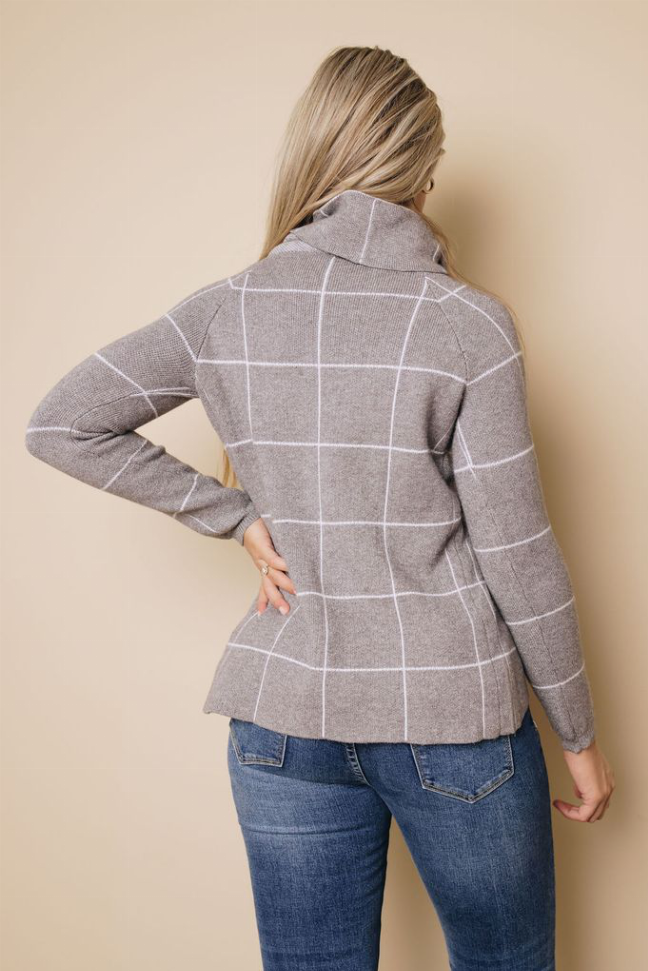 Mix It Up Plaid Turtleneck Stay Warm in Style