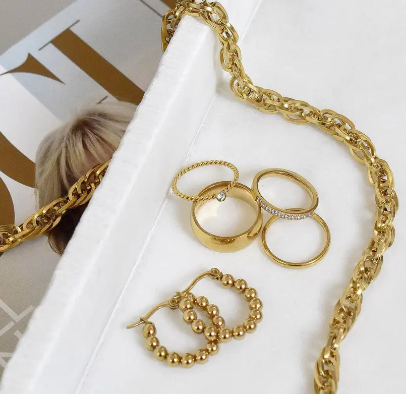 NAOMI TWIST SOLITAIRE RING - SAMPLE Mai Desiree