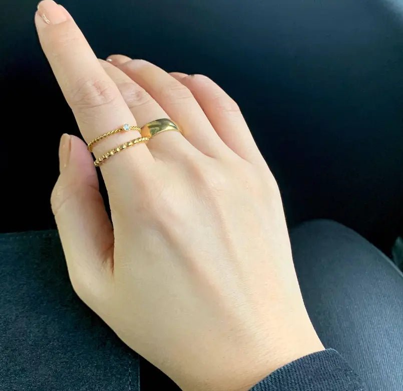 NAOMI TWIST SOLITAIRE RING - SAMPLE Mai Desiree