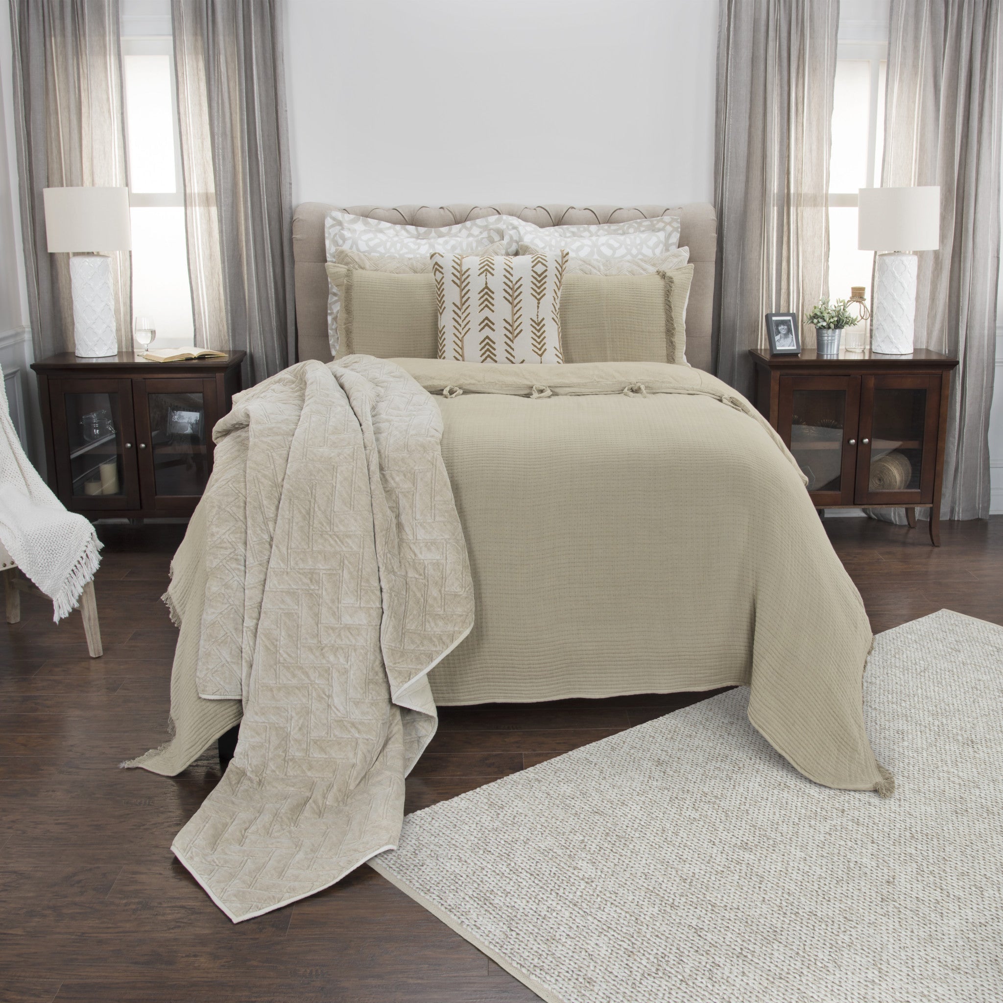 Natural Checkered King Quilt - GreatEagleInc