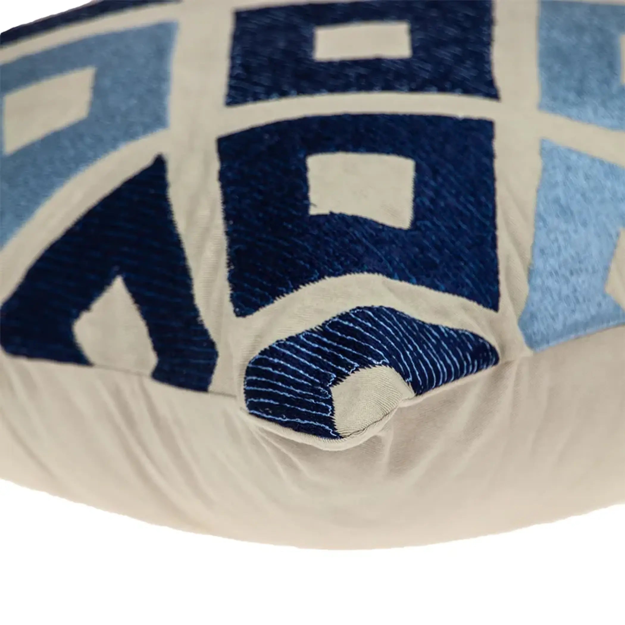 Parkland Collection Diyaa Transitional Beige Pillow Cover With Poly Insert Parkland Collection
