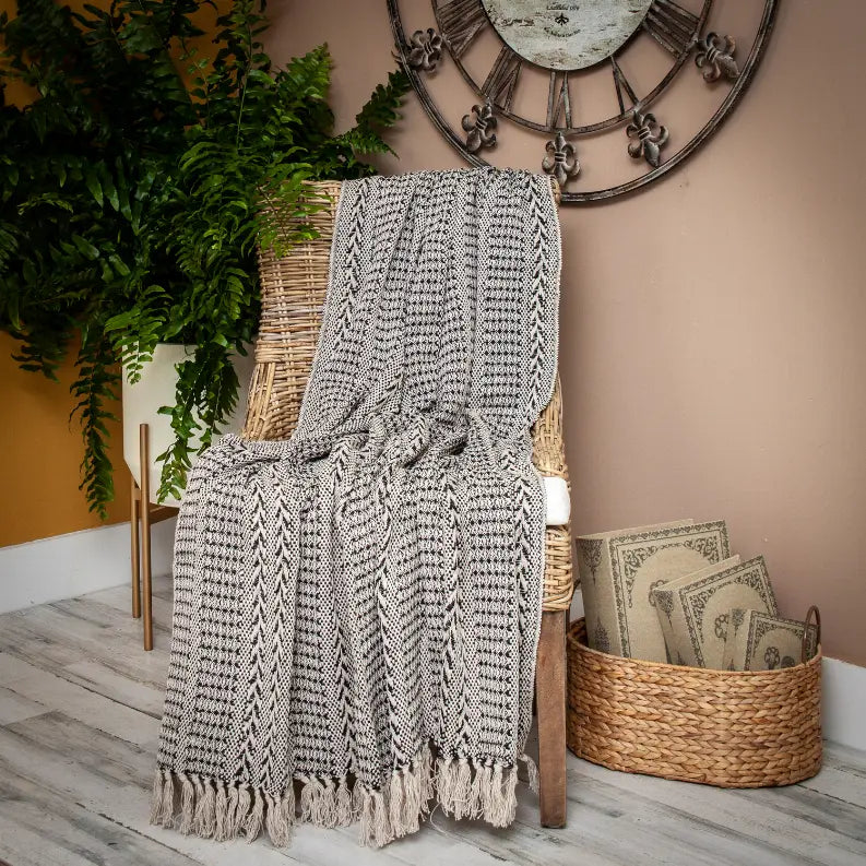 Parkland Collection Lily Transitional Gray 52" x 67" WOVEN HANDLOOM Throw Parkland Collection