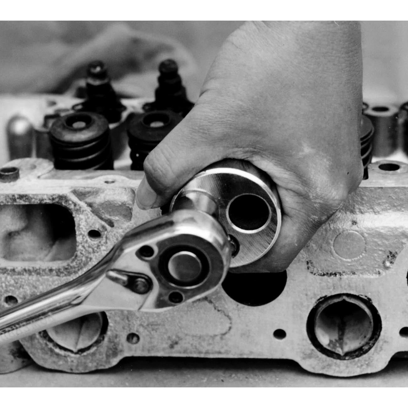 Powerbuilt Broken Stud & Bolt Remover: 1/4" To 3/4" POWERBUILT