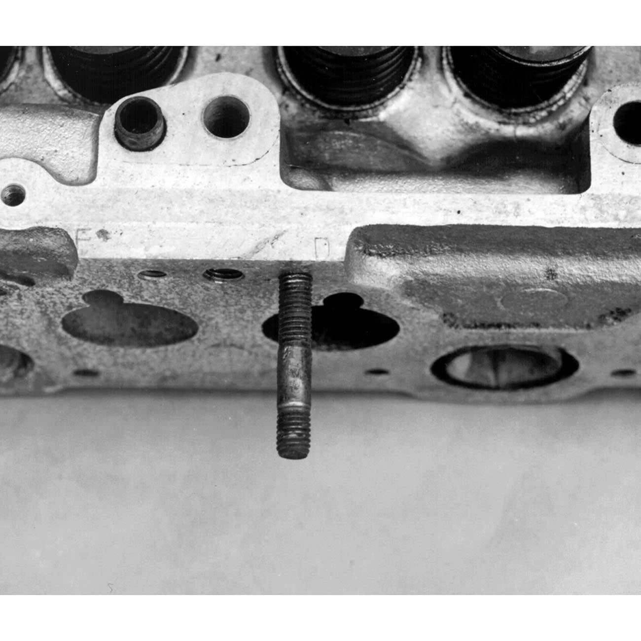 Powerbuilt Broken Stud & Bolt Remover: 1/4" To 3/4" POWERBUILT