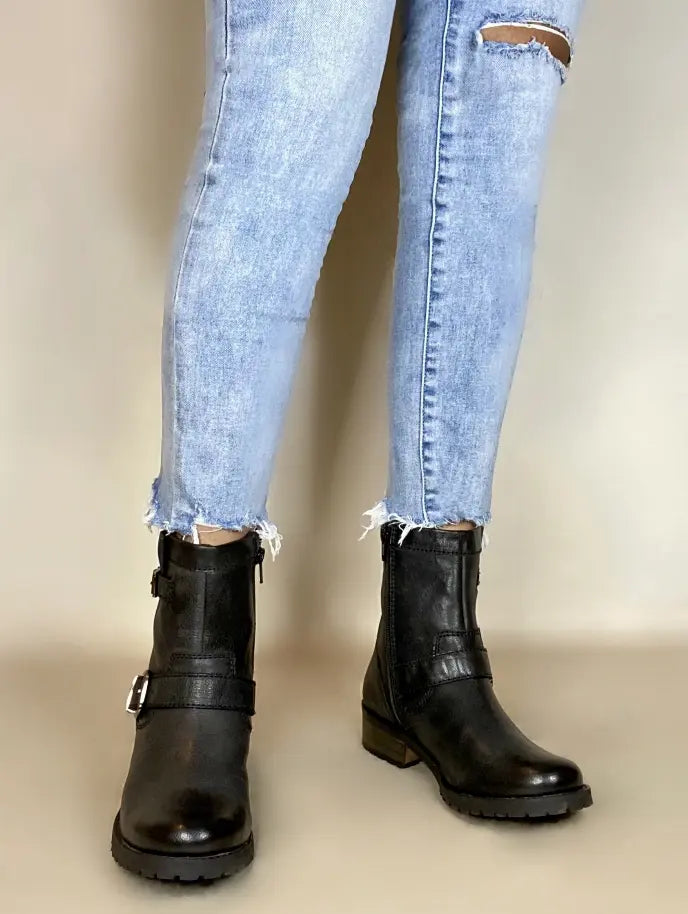 Queen Short Riding Boot Oobash