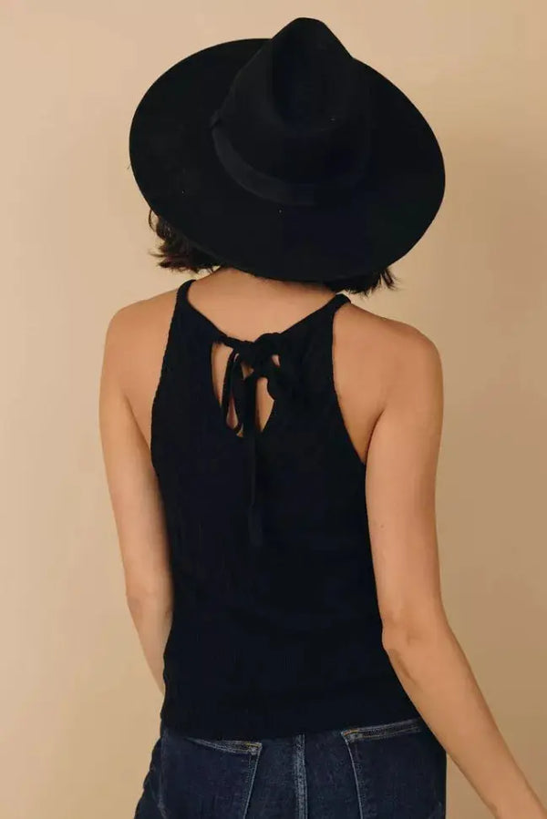 Queen Victoria Cropped Ribbed Tank Stay Warm in Style