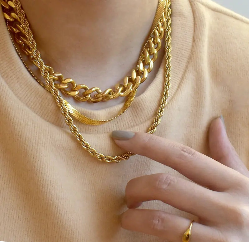 RONNIE GOLD ROPE CHAIN NECKLACE Mai Desiree