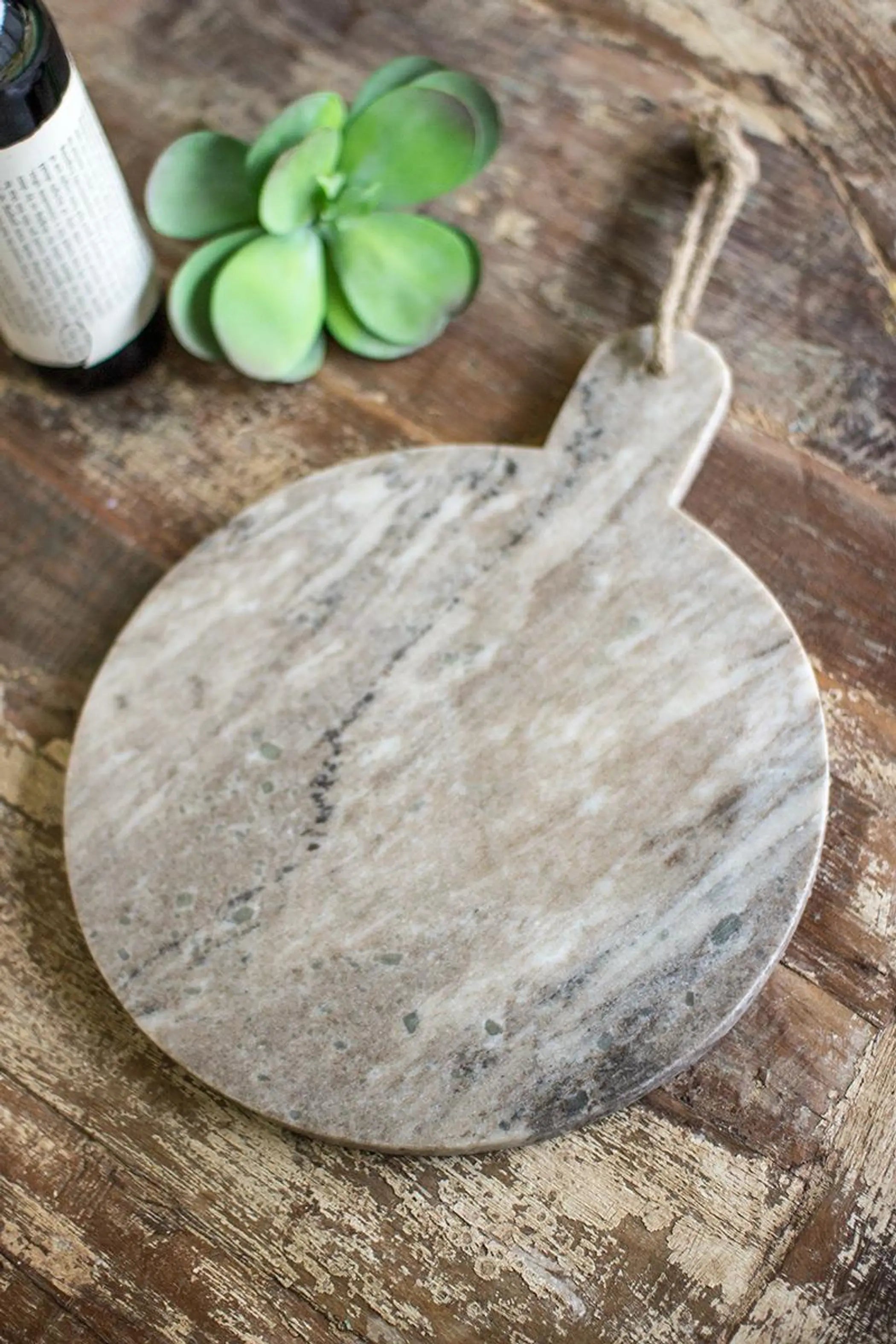 ROUND GREY MARBLE CUTTING BOARD WITH JUTE HANGER Kalalou