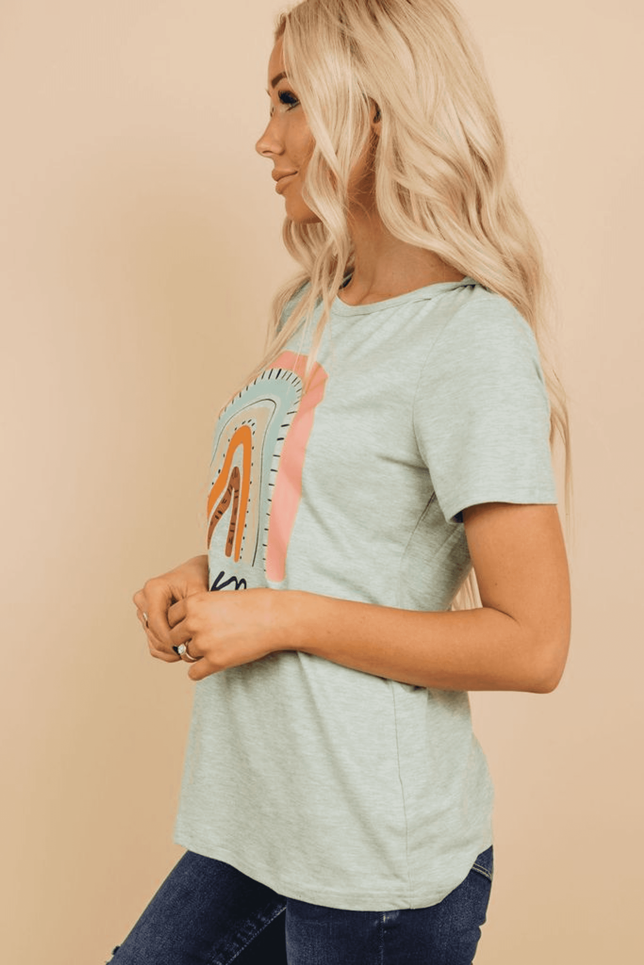 Rainbow Mama Tee Stay Warm in Style
