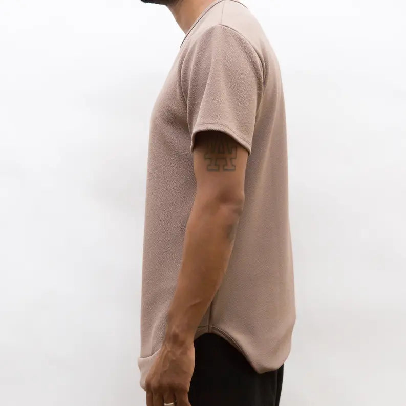 SEAMED SCALLOP TEE- SAND WEIV