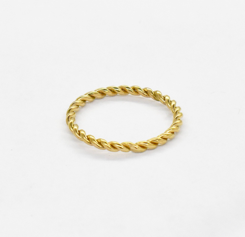 SOPHIE GOLD DAINTY TWIST RING Mai Desiree