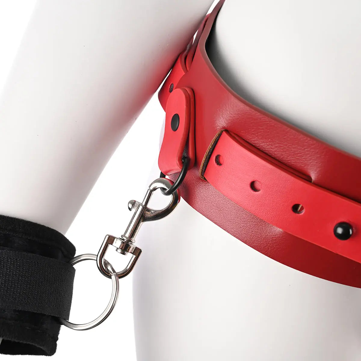 SS S&M Ex's & Oh's Bound and Belted Sportsheets